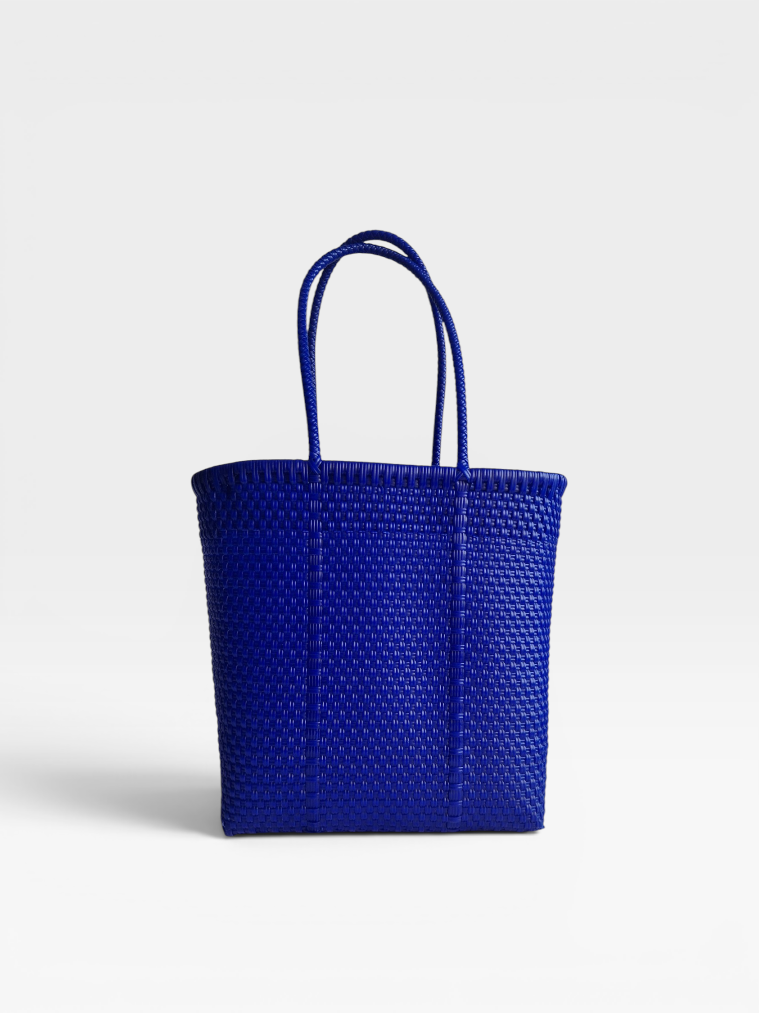 Alma Mediana Y. Klein Blue